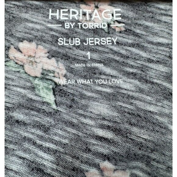 Torrid Heritage V-Neck Pocket Tee Slub Jersey Black Pink Floral Womens Size 1 1X - Picture 7 of 9